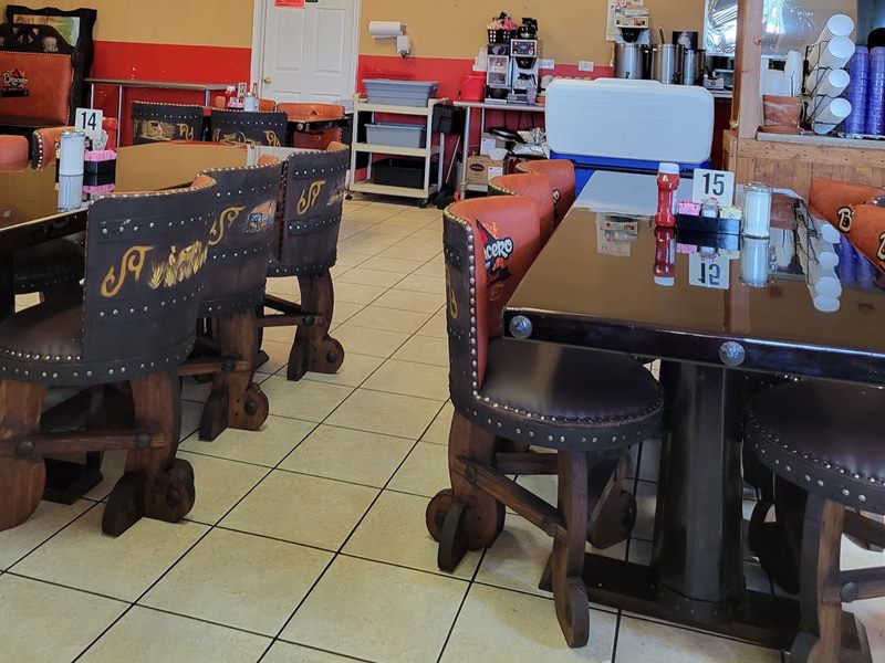 El Bracero Mexican Restaurant interior